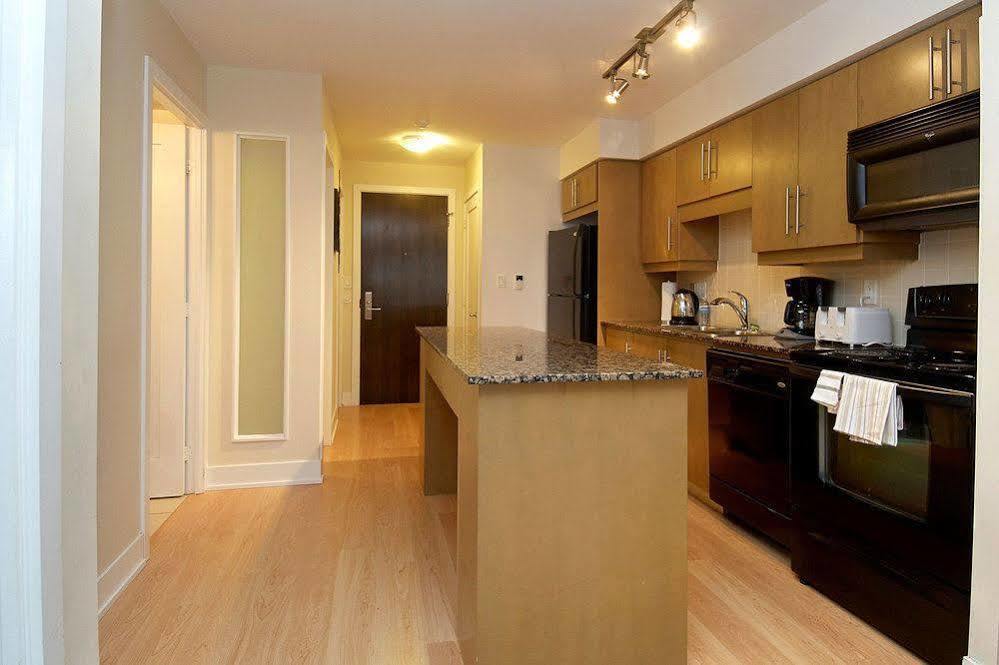 Whitehall - 263 Wellington St W Apartment *
