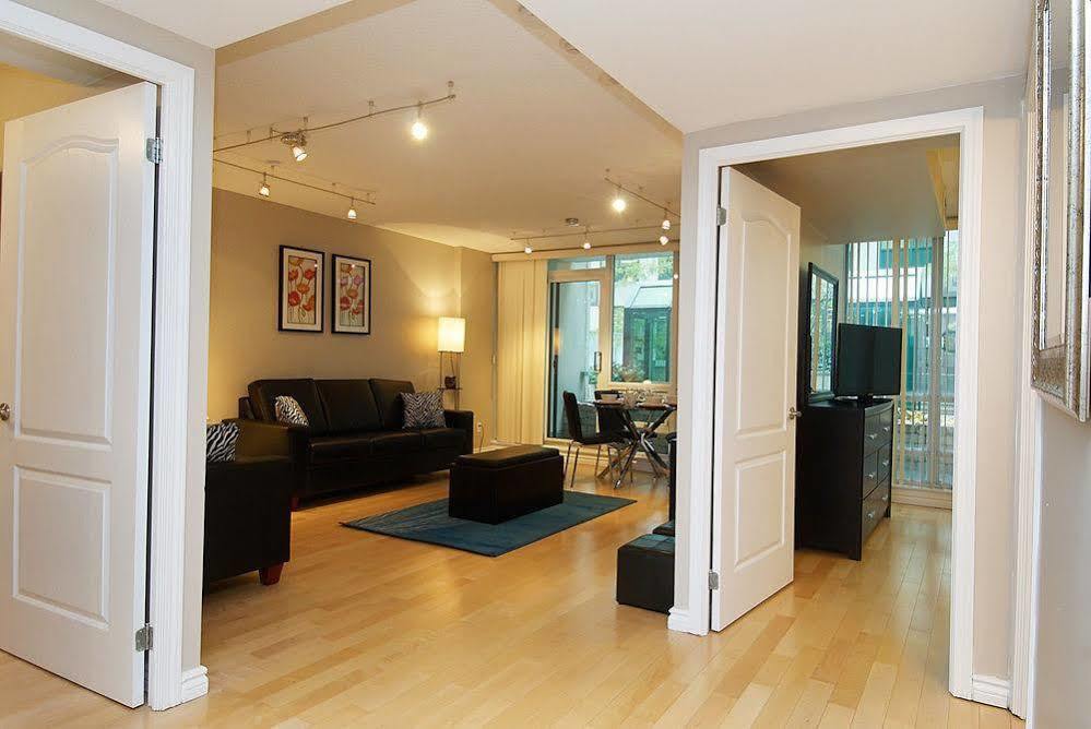 Apartment Whitehall - 263 Wellington St W