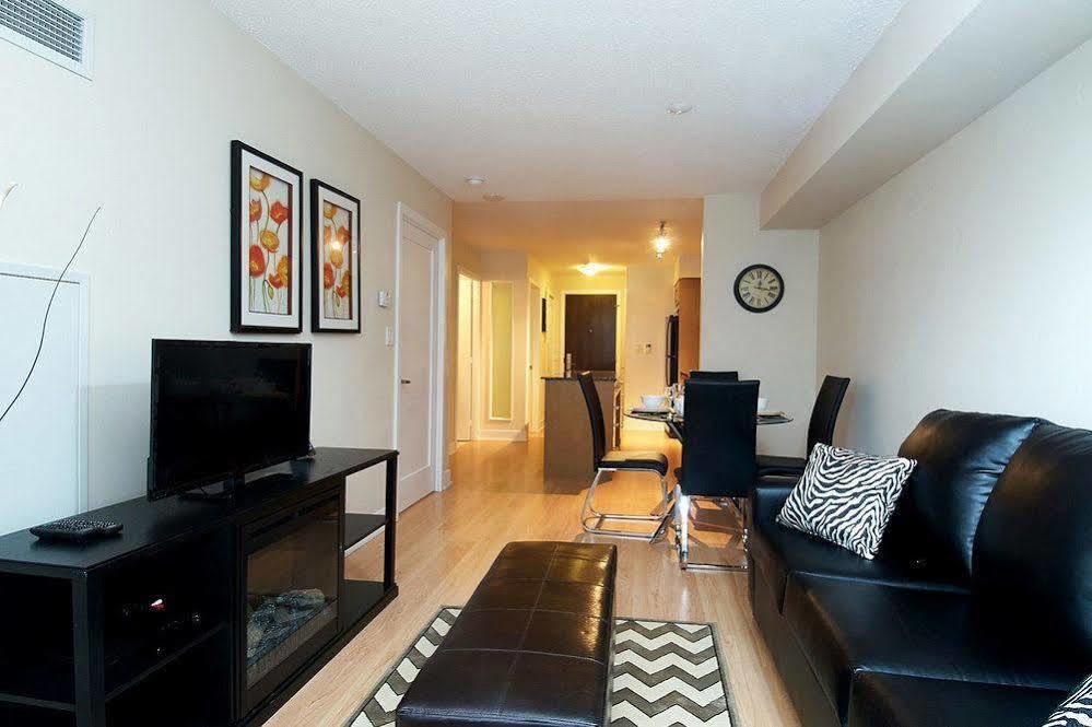 Whitehall - 263 Wellington St W Apartment